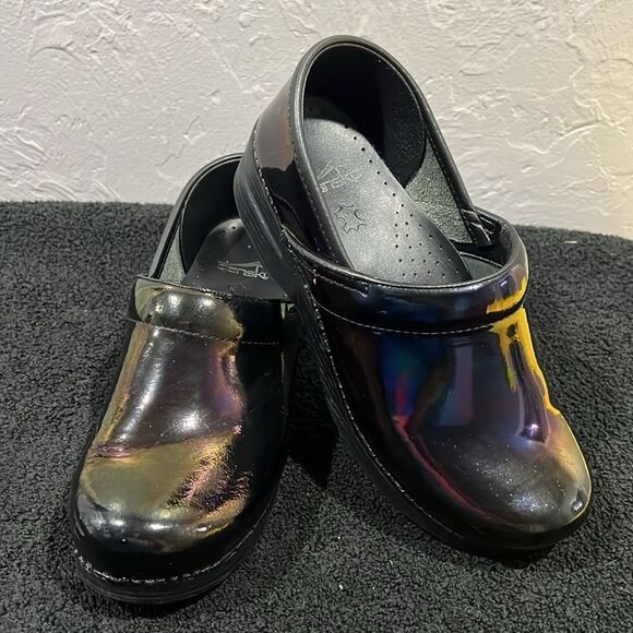 🔥🔥 DANSKO Petrol Iridescent Patent Leather Slip On Clogs Women EU 38 / US 7.5- - Picture 2 of 14